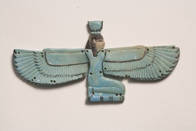 صدرية الإلهة المجنحة إيزيس بواسطة Third Intermediate Period Egyptian