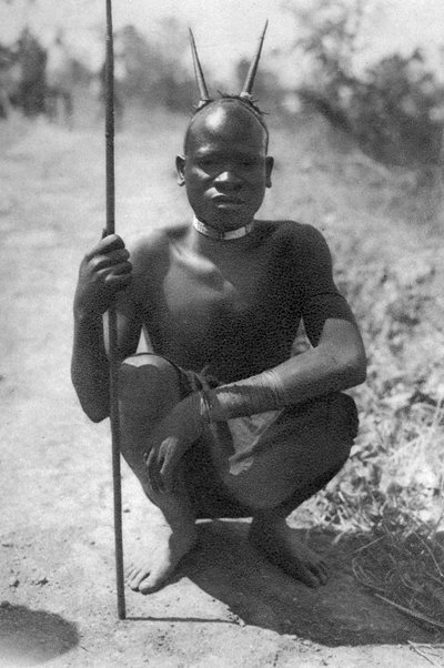 صبي ذو قرون ، أبركورن إلى توكويو ، تنجانيقا ، 1925 1927 بواسطة توماس أ. جلوفر