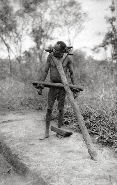 نيام نيام المجنون ، منغالا إلى تراككا ، السودان ، 1925 1927 بواسطة توماس أ. جلوفر