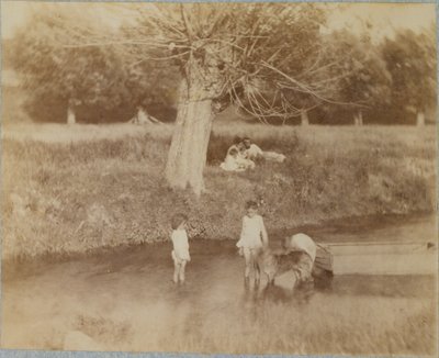 [ثلاثة أطفال وكلب يلعبان في الخور ، 4 يوليو 1883] ، 1883 ، 1883. بواسطة توماس إيكنز