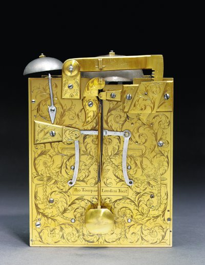 قام جيمس الثاني بتركيب ساعة قوس ضرب مع تكرار سحب ربع ، لا. 166 ، حوالي 1690-95 (معدن مذهب) (انظر أيضًا 867502-3) بواسطة توماس تومبيون
