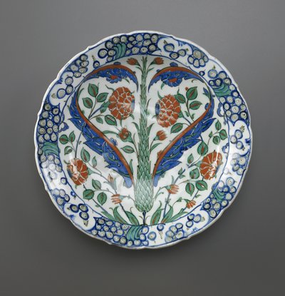 صحن ، إزنيق ، سلالة عثمانية ، 1570-1575 (سيراميك) بواسطة المدرسة التركية