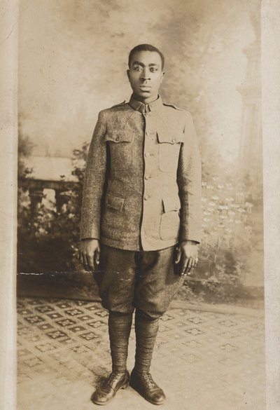 جيمس ماكغي، ج. 1918 (صورة فوتوغرافية) بواسطة USStudio
