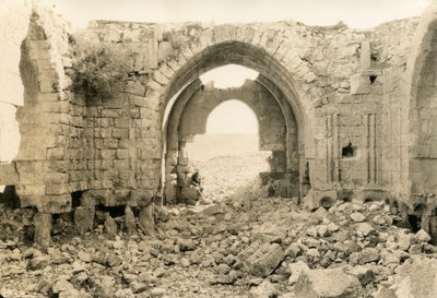 الجزء الداخلي للكنيسة البيزنطية، عمان، الأردن، صورة فوتوغرافية لأوغو مونيريه دي فيلارد، حوالي عام 1920 بواسطة أوغو مونيريت دي فيلارد