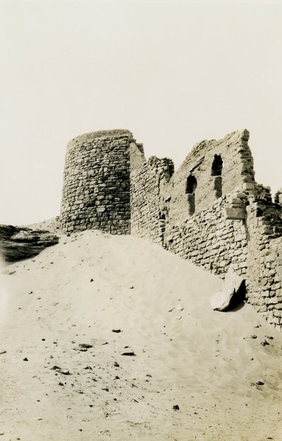 برج دير القديس سمعان، أسوان، مصر، صورة فوتوغرافية لأوغو مونيريه دي فيلارد بواسطة أوغو مونيريت دي فيلارد