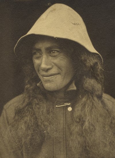 بورتريه ، تاورانجا ، حوالي عام 1930 (طبعة الجيلاتين الفضية) بواسطة أونا جارليك