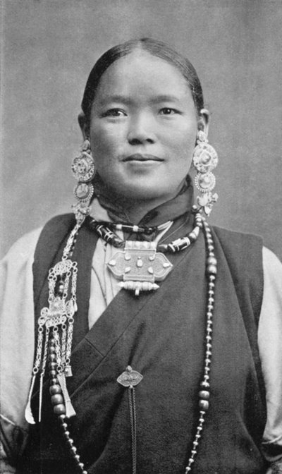 امرأة بوتية ، c1910 بواسطة غير معروف