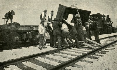 قطار البضائع الخاصة يأخذ على القضبان ، 1901. بواسطة غير معروف