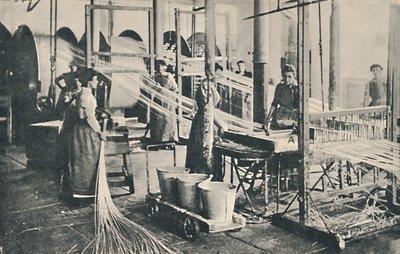 مصنع صنع الشمع ، 1917 بواسطة غير معروف
