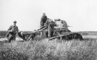 دبابة خفيفة فرنسية محطمة ، Villers-Cotterets ، Aisne ، فرنسا ، 1918 بواسطة غير معروف