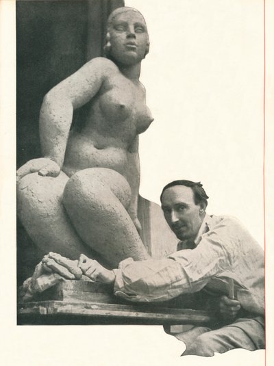 حجاب من قبل فرانك دوبسون بوث لديه سحر Pygmalion. يجعل حتى بعض التماثيل تأتي إلى الحياة بواسطة غير معروف