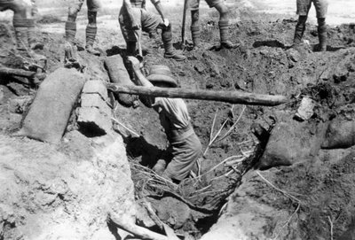 انهيار مخبأ بريطاني ، بلاد ما بين النهرين ، الحرب العالمية الأولى ، 1918 بواسطة غير معروف