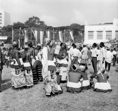 الفتاة في الجزائر 1957 بواسطة غير معروف