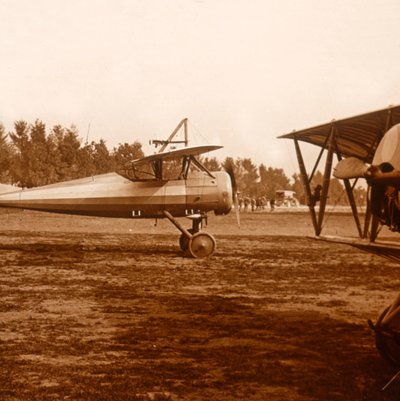 طائرة تقلع ، c1914-c1918 بواسطة غير معروف