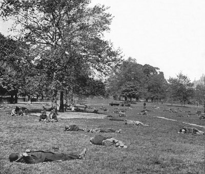 مشهد بعد ظهر الصيف في St Jamess Park ، لندن ، c1900 1901 بواسطة غير معروف