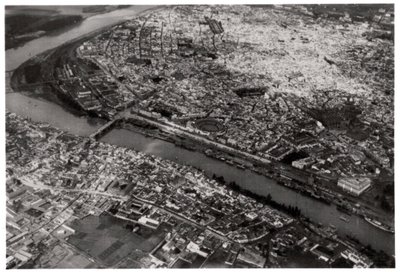 منظر جوي لإشبيلية ، إسبانيا ، من زيبلين ، 1929 1933 بواسطة غير معروف