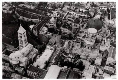 منظر جوي لكنيسة القيامة ، القدس ، فلسطين ، من زيبلين ، 1931 1933 بواسطة غير معروف