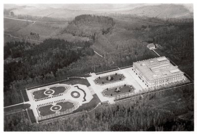 منظر جوي لقصر Herrenchiemsee ، بافاريا ، ألمانيا ، من Zeppelin ، c1931 1933 بواسطة غير معروف