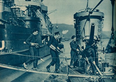 القوة الجوية والبحرية في وئام لا يقهر ، 1943-1944 بواسطة غير معروف