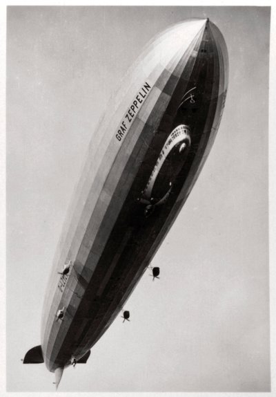 المنطاد LZ127 Graf Zeppelin ، من الأسفل ، 1933 بواسطة غير معروف