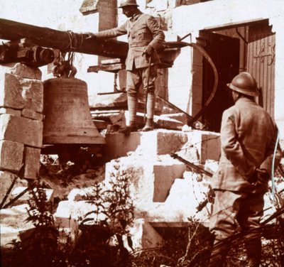 جرس الإنذار ، c1914-c1918 بواسطة غير معروف