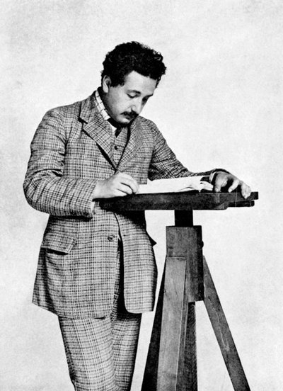 ألبرت أينشتاين 1879-1955 ، عالم الرياضيات الألماني السويسري والفيزيائي النظري ، 1905 بواسطة غير معروف