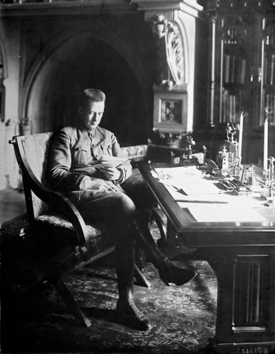 ألكسندر كيرينسكي ، رئيس وزراء الحكومة الروسية المؤقتة ، روسيا ، 1917. بواسطة غير معروف