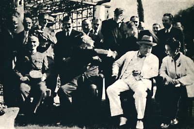 قادة الحلفاء يجتمعون في القاهرة ، نوفمبر 1943 ، 1945. بواسطة غير معروف