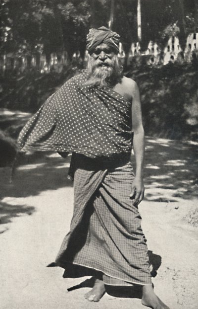 عاملة سنهالية قديمة من كاندي ، 1926 بواسطة غير معروف