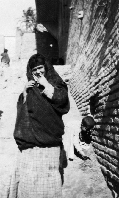 امرأة عربية ، العراق ، 1917-1919 بواسطة غير معروف