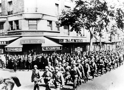 وصول القوات الألمانية الأولى إلى باريس ، يونيو 1940 بواسطة غير معروف