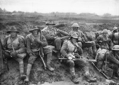 أستراليا في الحرب العظمى. رجال مجهولون من الفرقة الخامسة ، 1916. بواسطة غير معروف