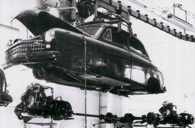صناعة السيارات للعلامة التجارية الإسبانية Seat في برشلونة ، 02/06/1953 (b / w photo) بواسطة غير معروف