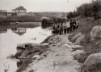 ناقلات بارجة على نهر الفولجا ، روسيا ، c1895 بواسطة غير معروف