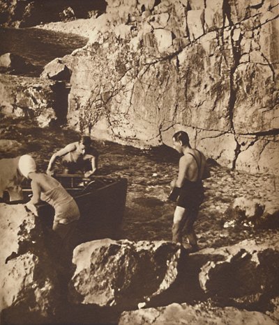 الاستحمام في البحر الأدرياتيكي ، 1937 بواسطة غير معروف