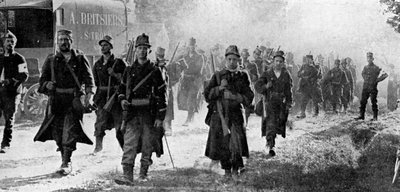 القوات البلجيكية تقترب من مسرح المعركة ، الحرب العالمية الأولى ، 1914 بواسطة غير معروف