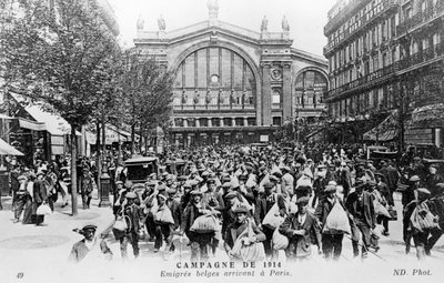 وصول البلجيكيين إلى باريس عام 1914 بواسطة غير معروف