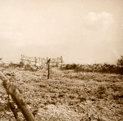بين السطور ، فردان ، شمال فرنسا ، c1914-c1918 بواسطة غير معروف