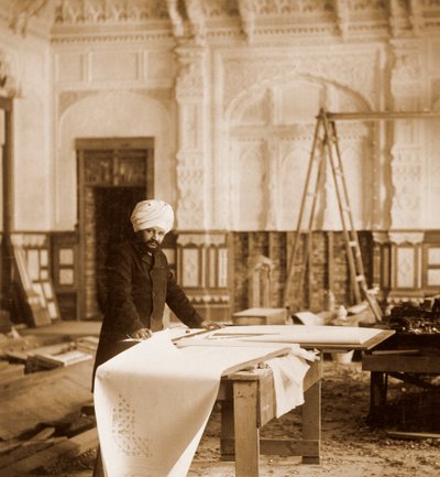 بهاي رام سينغ في العمل في الغرفة الهندية ، أوزبورن هاوس ، جزيرة وايت ، 1892 بواسطة غير معروف