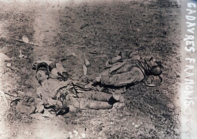جثث الجنود الفرنسيين القتلى ، c1914-c1918 بواسطة غير معروف