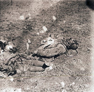 جثث الجنود القتلى ، c1914-c1918 بواسطة غير معروف