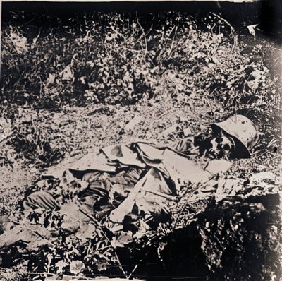 جثة جندي ألماني ميت ، c1914-c1918 بواسطة غير معروف