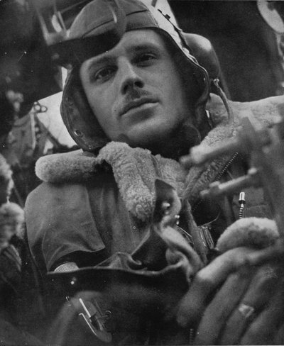 طيار قائد القاذفة ، 1941 بواسطة غير معروف