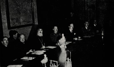 يجتمع الوزراء البريطانيون واليونانيون في أثينا ، يوم عيد الميلاد ، 1944 ، 1945. بواسطة غير معروف