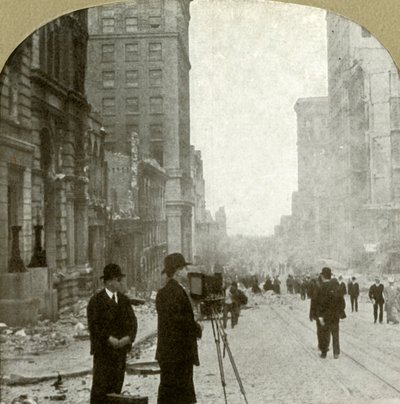 شارع كاليفورنيا ، يتطلع نحو مستودع العبارات - المنطقة المصرفية ، 1906. بواسطة غير معروف