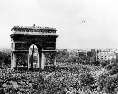 الاحتفال بتحرير باريس ، 26 أغسطس 1944 بواسطة غير معروف