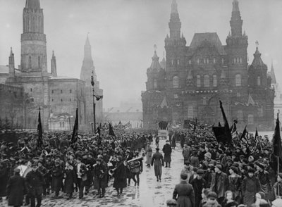 احتفالات بمناسبة الذكرى الثامنة لثورة أكتوبر في موسكو عام 1925. بواسطة غير معروف