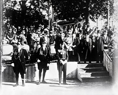 حفل مع كبار الشخصيات والمسؤولين c1914-c1918 بواسطة غير معروف