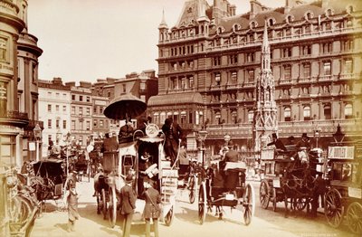تشارينغ كروس ، لندن ، عام 1900 بواسطة غير معروف
