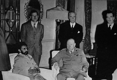تشرشل في القاهرة ، مع الإمبراطور الإثيوبي ، هيلا سيلاسي ، 1943 ، 1945. بواسطة غير معروف